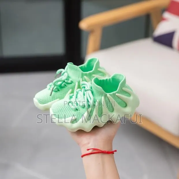Yeezy Sneakers Size 32 and 36 Only for Children · Photo 1