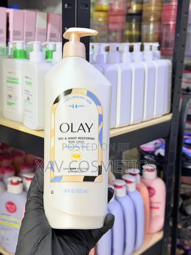 Olay Day and Night Restoring Hydrating Body Lotion · Photo 1