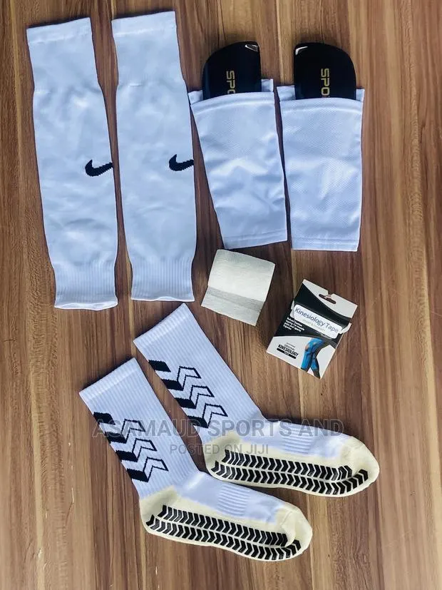 Original Set of Football Accessories at Cool Price · Photo 1