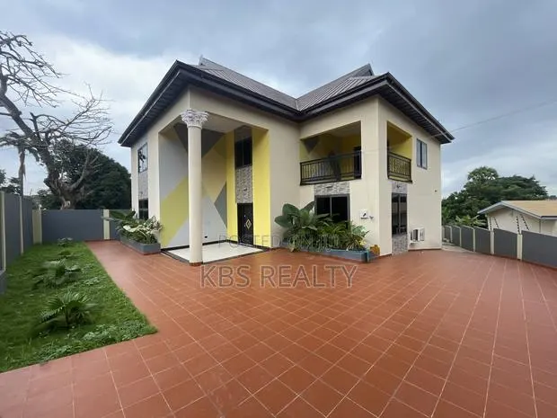 5bdrm Duplex in Danyame, Kumasi Metropolitan for rent · Photo 1