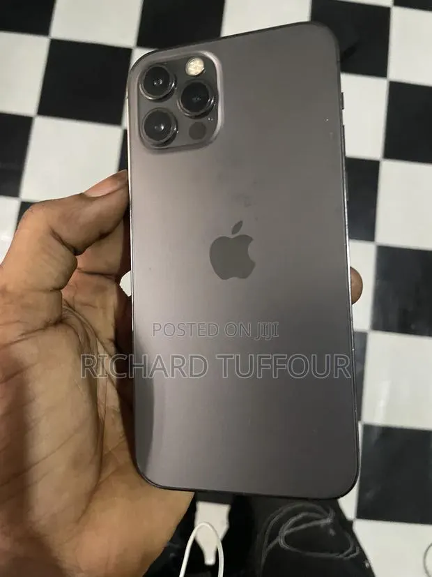 Apple iPhone 12 Pro 128 GB Gray · Photo 1
