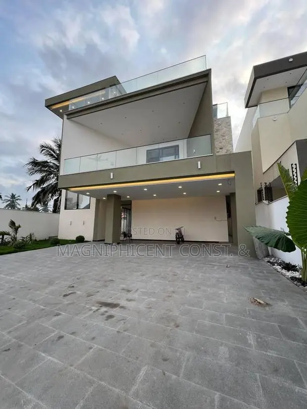 5bdrm Mansion in Magnificent Estate, Cantonments for sale · Photo 1