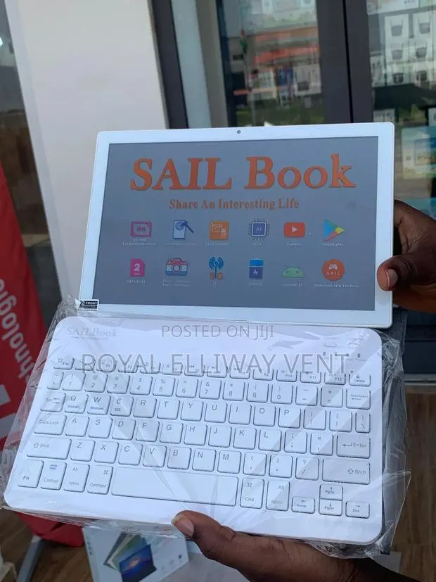 Sail Book S810 · Photo 3