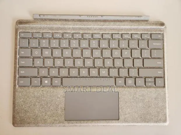 Surface Pro 6 and 7 Keyboard · Photo 1