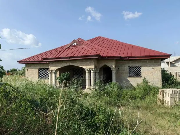 5bdrm House in Safo ( Asonomaso), Kwabre for sale · Photo 1