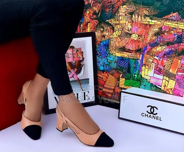 Exquisite Cover Wedge Shoe · Photo 1