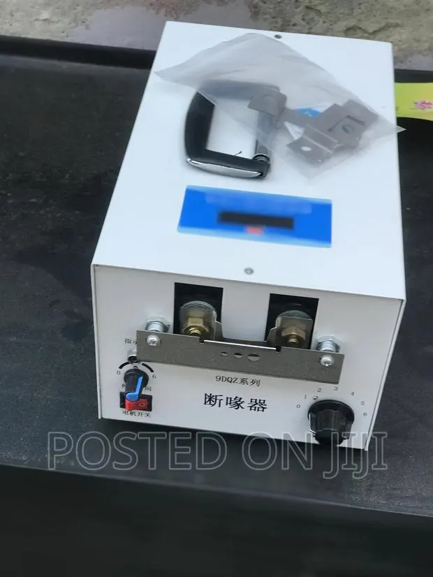 Elecletric Debeaker (Counter) · Photo 1