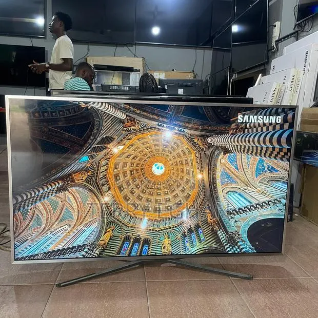 Samsung 49 Inches Smart · Photo 1