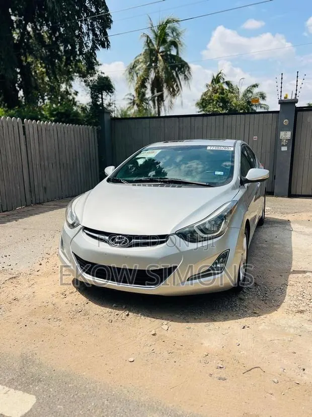 Hyundai Elantra Limited Sedan FWD (1.8L 4cyl 6A) 2016 Silver · Photo 1