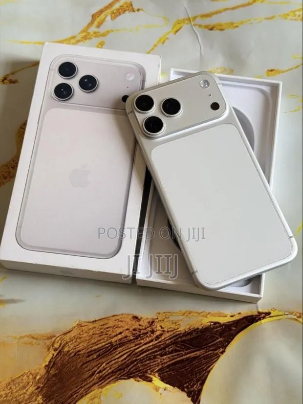 Apple iPhone 17 Pro Max 512 GB White · Photo 1