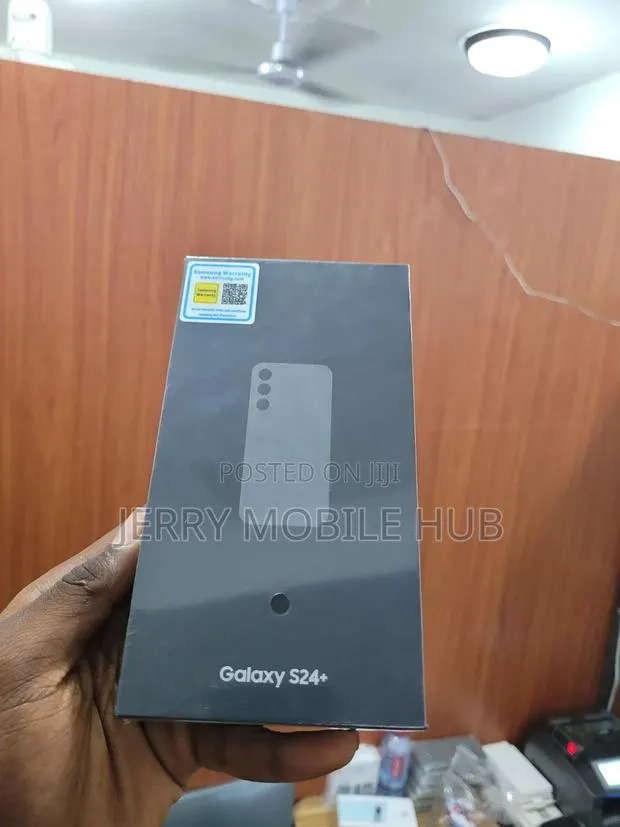 New Samsung Galaxy S24+ 256 GB Silver · Photo 1
