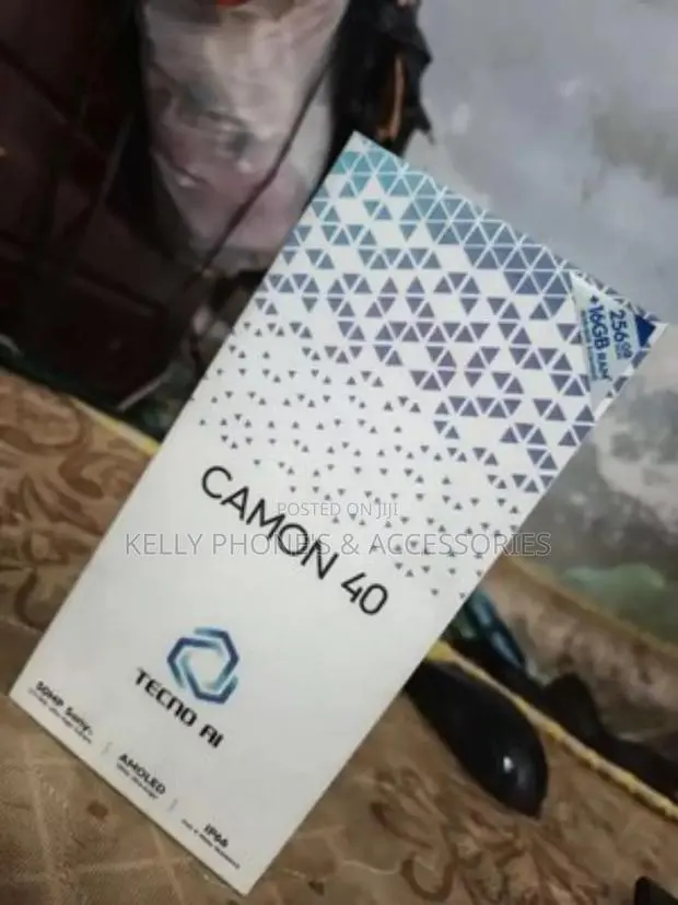 New Tecno Camon 40 Pro 256 GB Black · Photo 1