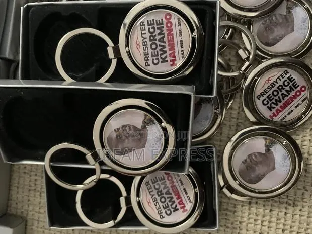 Front and Back Key Holders With Picture · Photo 1