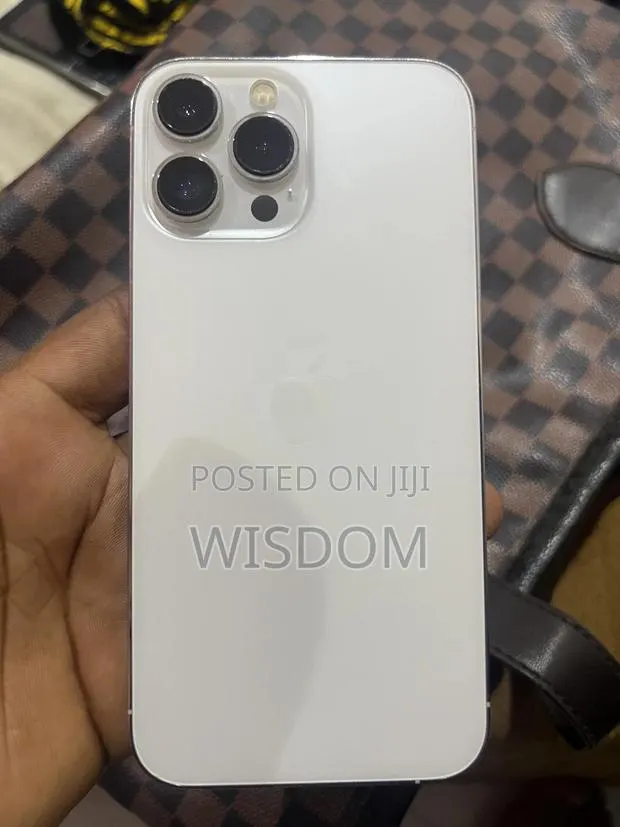 Apple iPhone 13 Pro Max 128 GB White · Photo 1