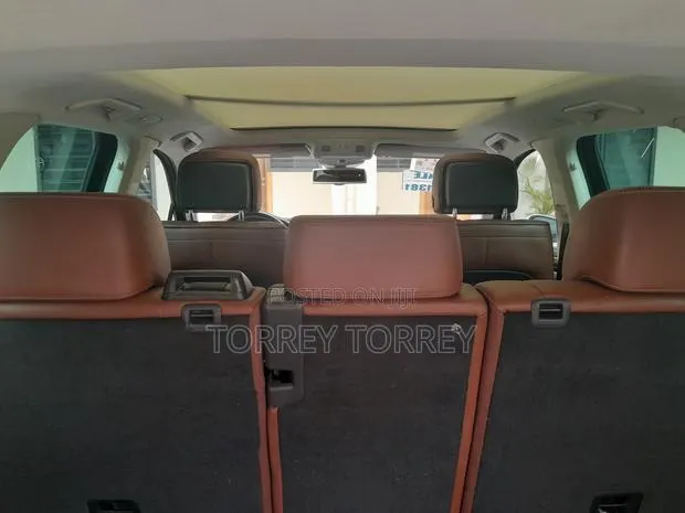 Volkswagen Touareg 2017 White · Photo 1