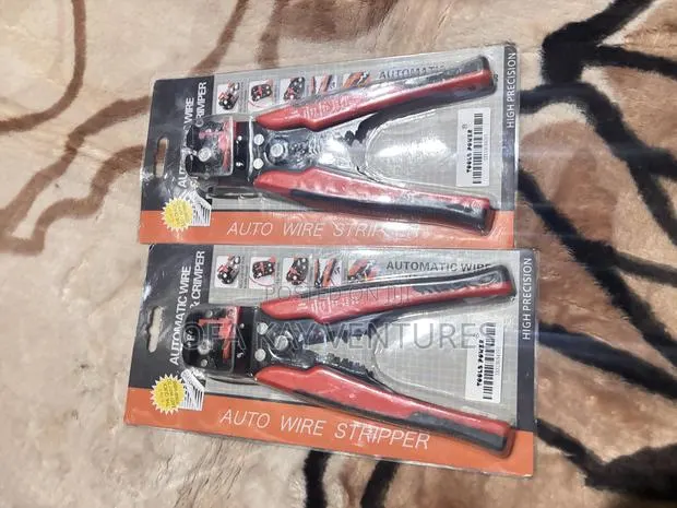 Wire Stripper and Crimper · Photo 1