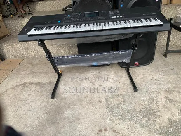 Yamaha Psr-ew425 Portable Keyboard With 76 Keys Stand · Photo 1