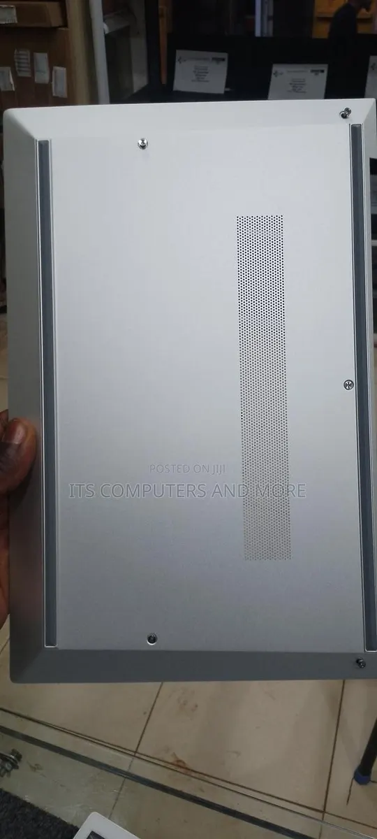 Hp Elitebook 830g8 Back Cover · Photo 1