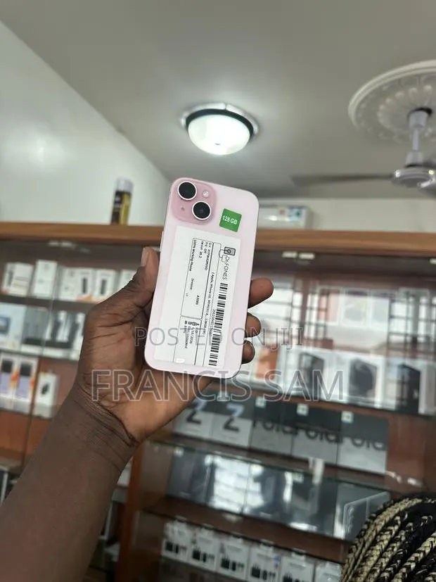Apple iPhone 15 128 GB Pink · Photo 1