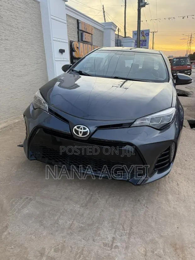 Toyota Corolla LE Eco Plus 4dr Sedan (1.8L 4cyl CVT) 2016 Gray · Photo 1