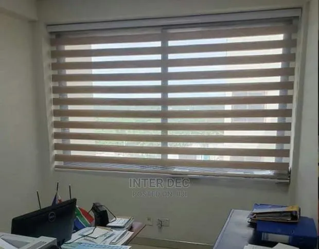 Window Curtains Blinds · Photo 1