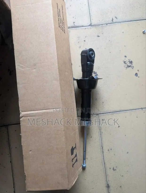 Honda Civic 2004 Back Shock Absorber · Photo 1