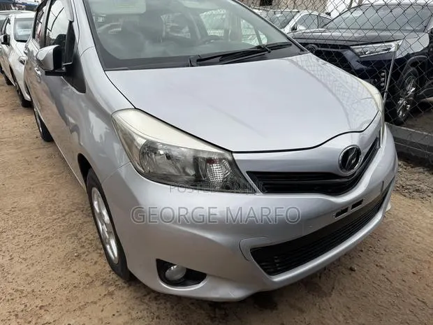 Toyota Vitz 2012 · Photo 1