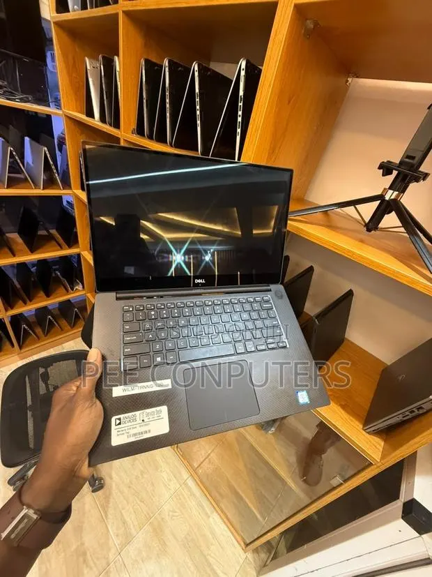 Laptop Dell Precision 5530 16GB Intel Core i7 SSD 256GB · Photo 1