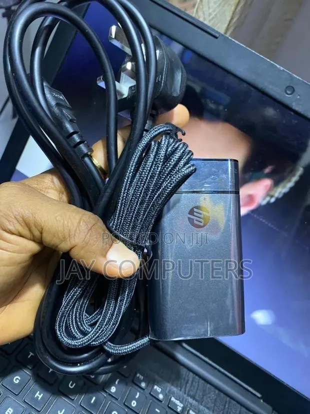 HP Type C Charger · Photo 1