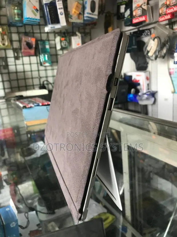 Laptop Microsoft Surface Pro 4 4GB Intel Core M3 SSD 128GB · Photo 1