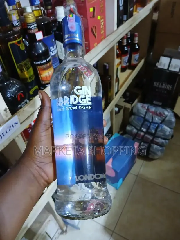 Old Bridge Dry Gin 900ml · Photo 1