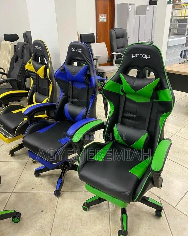 Gaming Chair With Massager · Photo 1