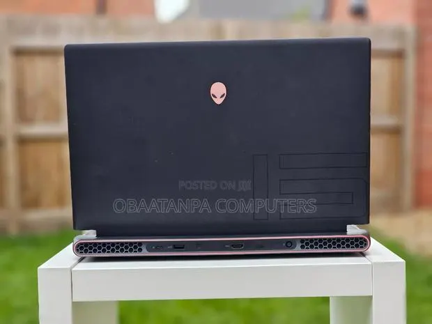 Laptop Dell Alienware M15 8GB AMD Ryzen 9 SSD 512GB · Photo 1
