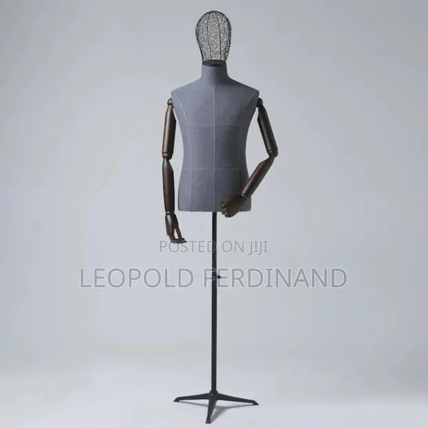 Executive Male Suit Mannequin · Photo 1