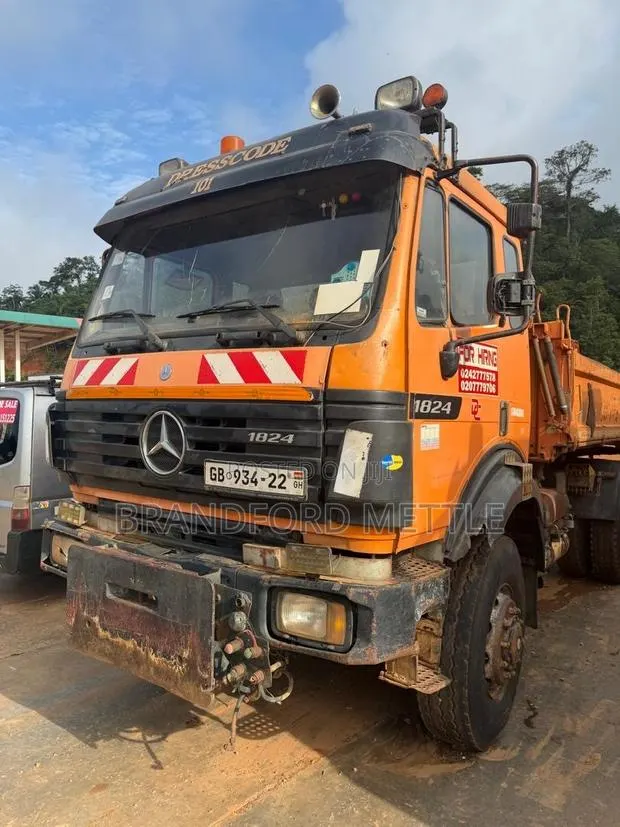 Tipper Truck Mercedes · Photo 1