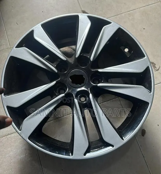 Homeused Rim 16 for Toyota Sienta · Photo 1