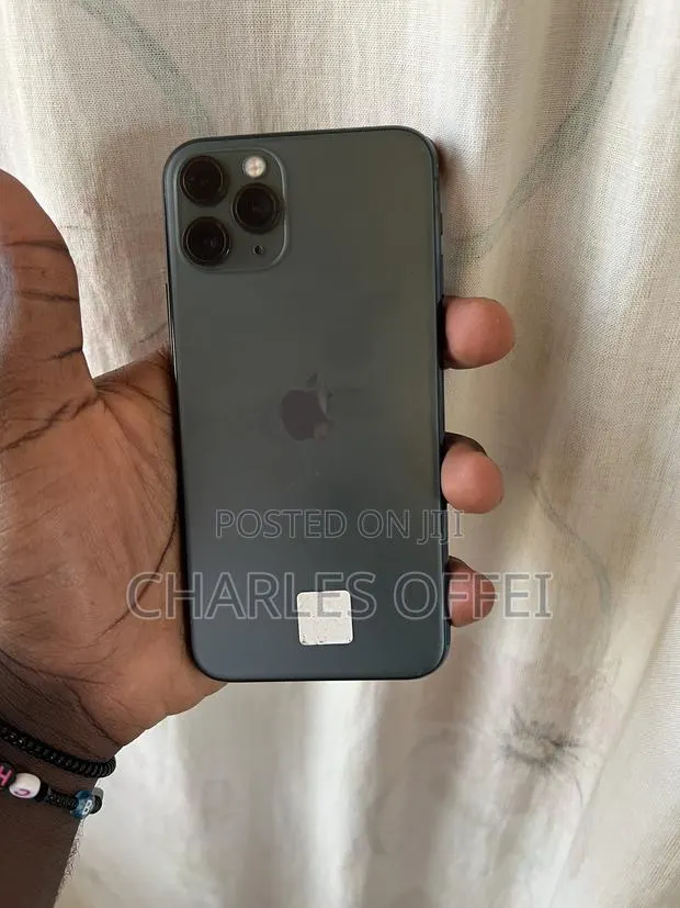 Apple iPhone 11 Pro 64 GB Green · Photo 1
