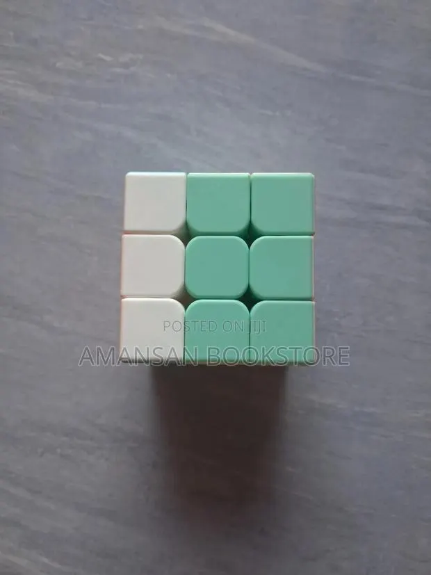 Rubik's Cube (Jihue, 3x3) · Photo 3