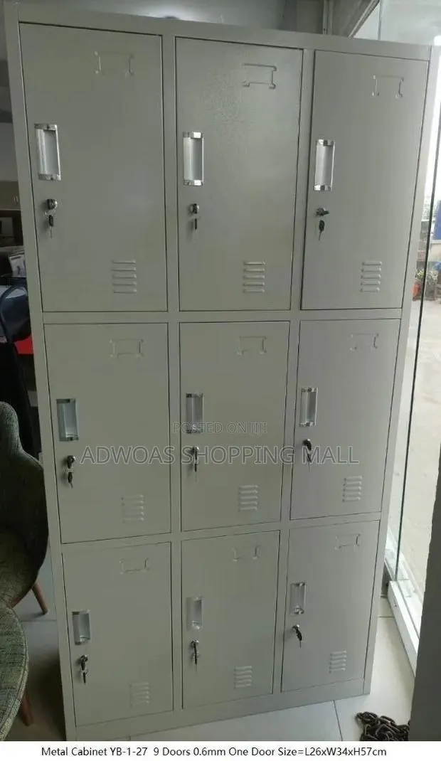 9 Doors Metal Cabinet · Photo 1
