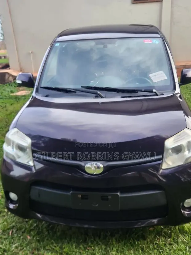 Toyota Sienta 2014 Purple · Photo 1