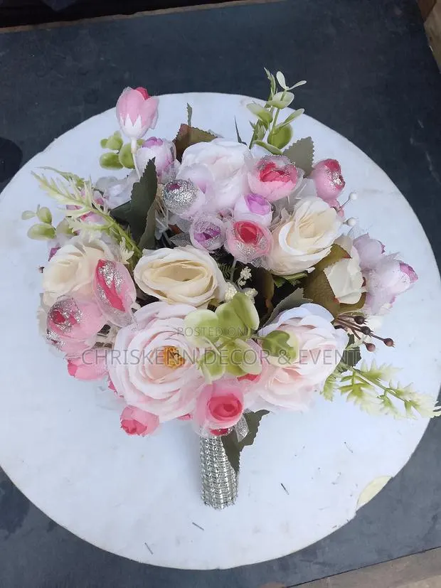 Wedding Flower Bouquet · Photo 1