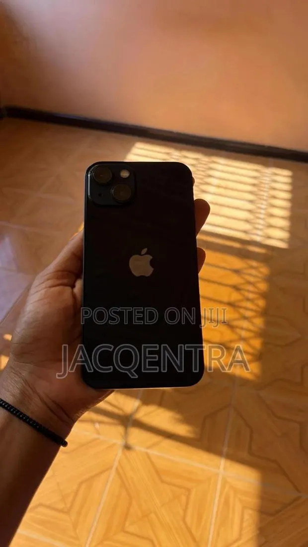 Apple iPhone 13 128 GB Black · Photo 1