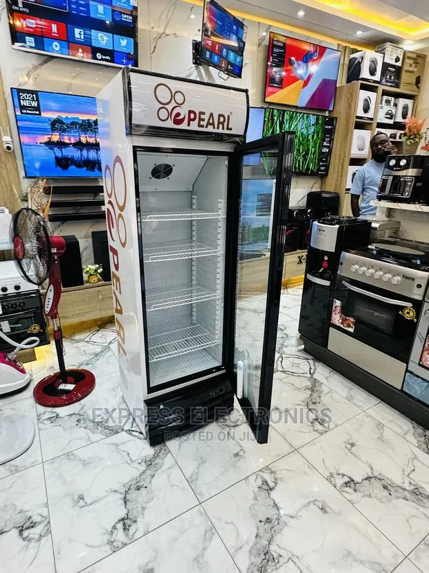 PVC-37 Display Fridge Pearl · Photo 1