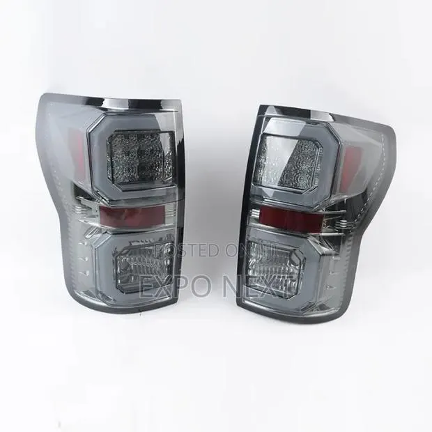 Toyota Tundra 2016-2020 LED Taillight Smoky · Photo 1
