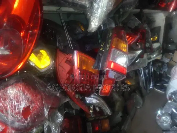 Home Used and Brand New Headlight and Tail Light · Photo 1