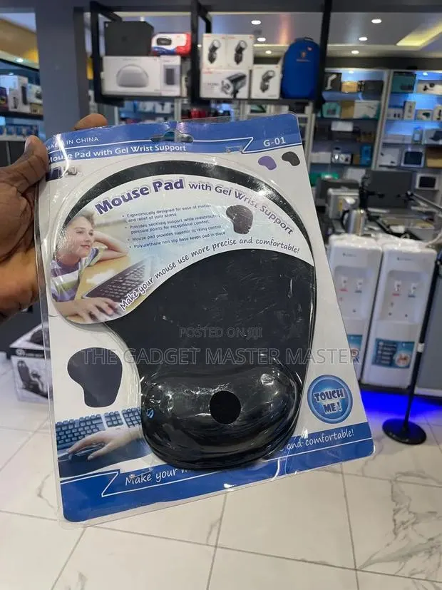 Mouse Pad With Gel Wrist Support · Photo 1