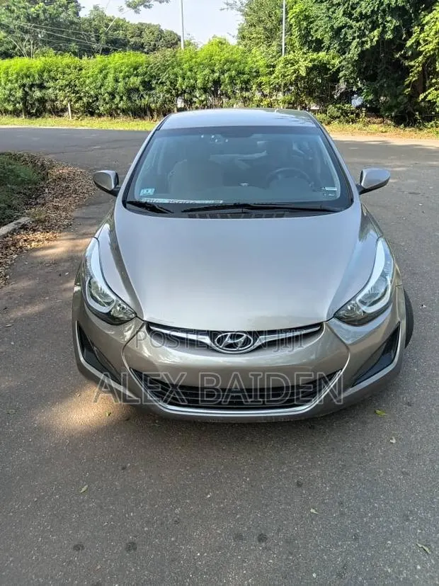 Hyundai Elantra SE Sedan FWD (1.8L 4cyl 6A) 2016 Brown · Photo 1