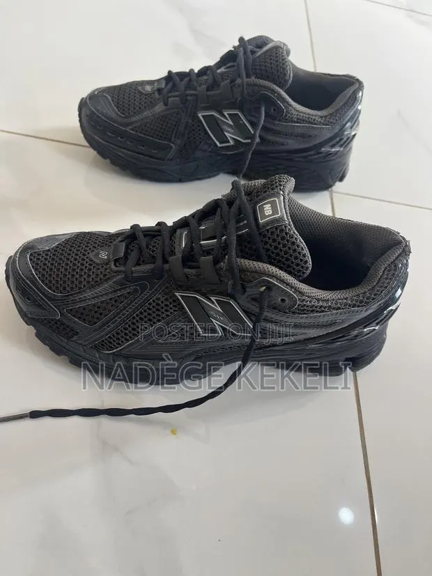 New Balance Sneakers · Photo 1