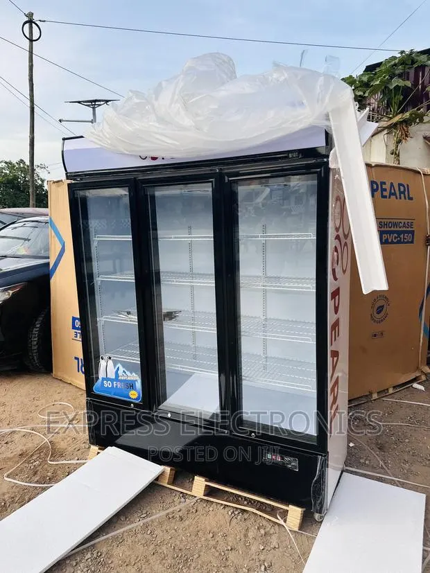 Purchase New Display Fridge 3doors Pearl PVC-150 · Photo 1