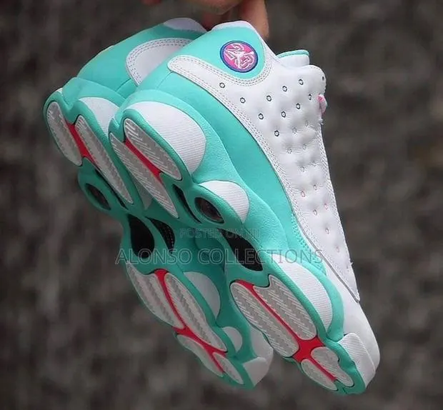 Jordan 13 Green · Photo 1